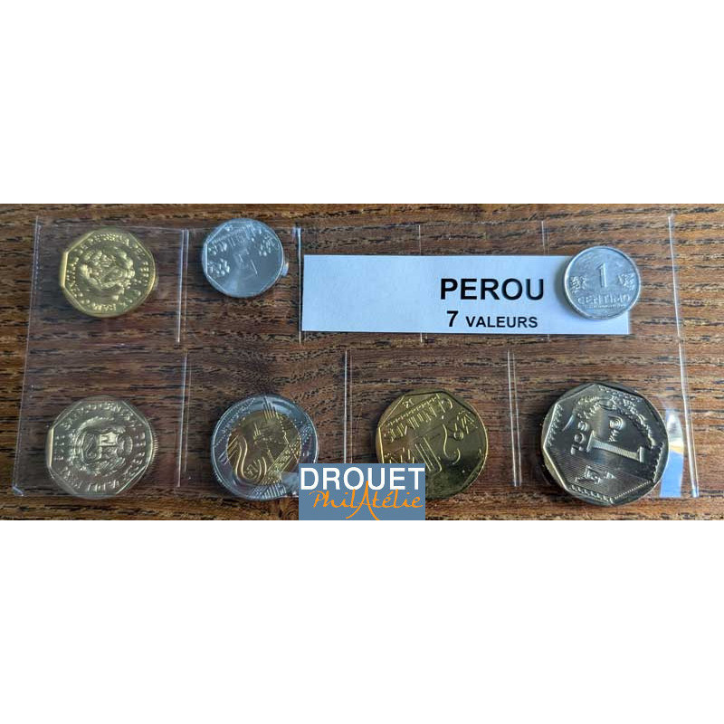 8 Pièces De Monnaie Différentes